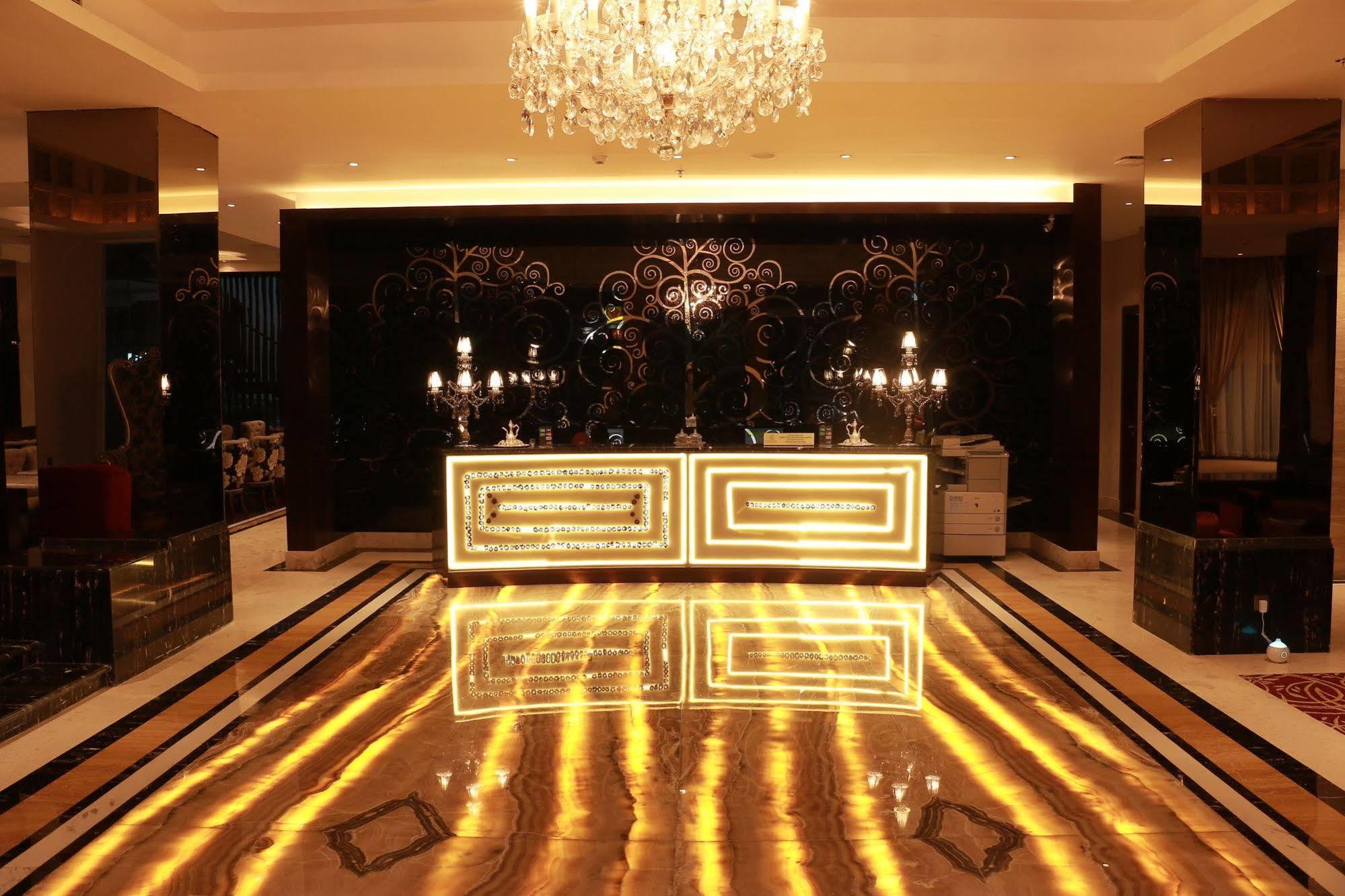 Cinnamon Hotel Boutique Syariah Tutugan Zewnętrze zdjęcie